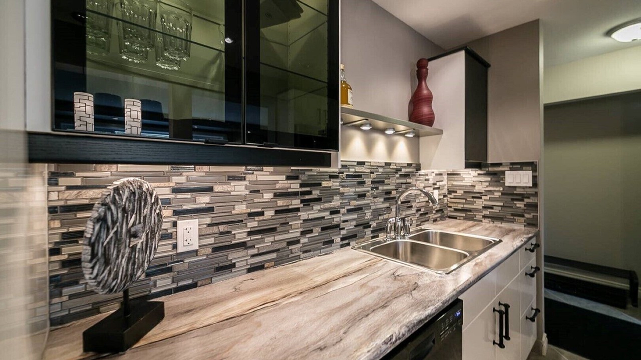 Photo of Kitchen in Jasper Place