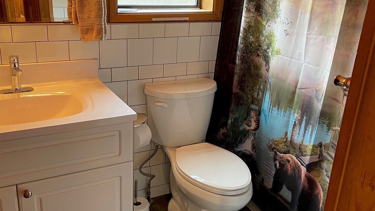 Photo of Bathroom in Okanagan-Similkameen