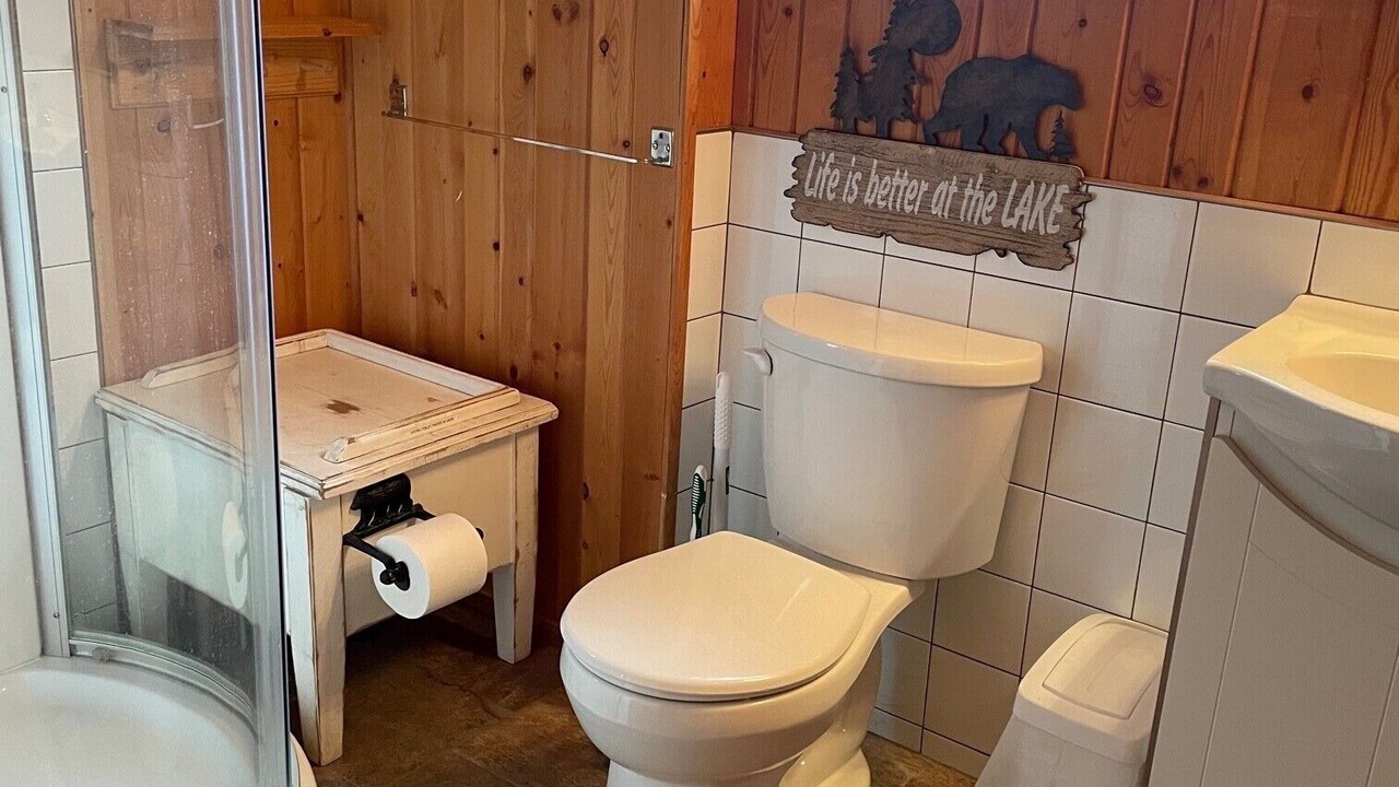 Photo of Bathroom in Okanagan-Similkameen