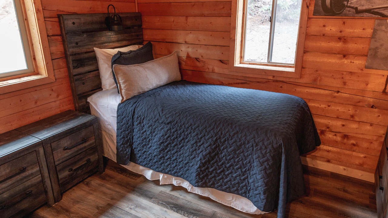 Photo of Bedroom in Lake City