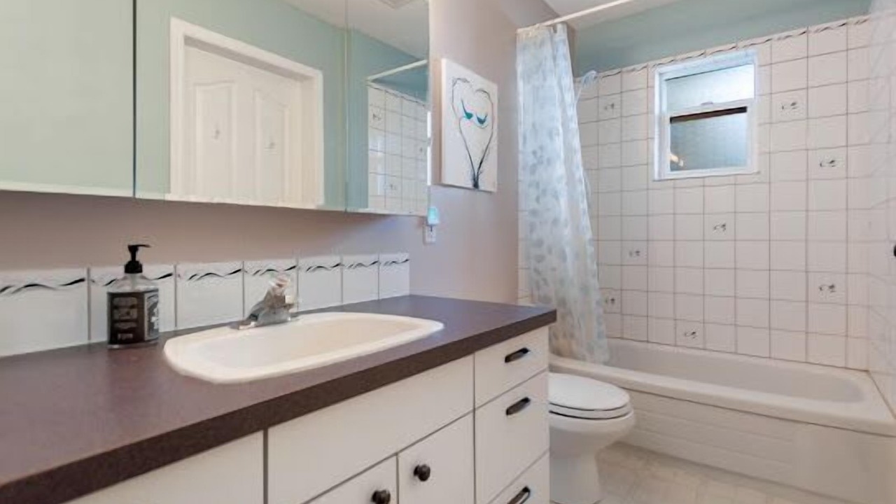 Photo of Bathroom in Okanagan-Similkameen