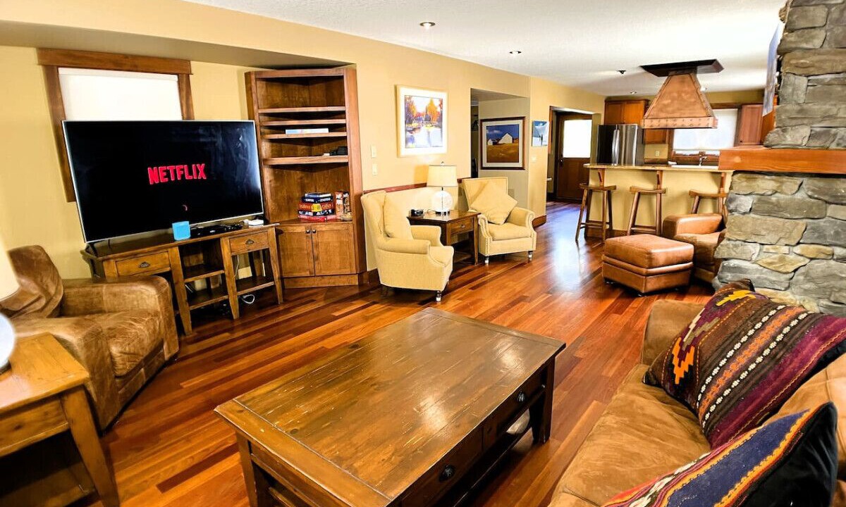 Photo of Livingroom in East Kootenay