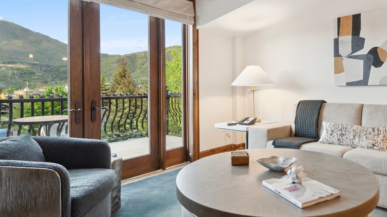 Photo of Livingroom in Downtown