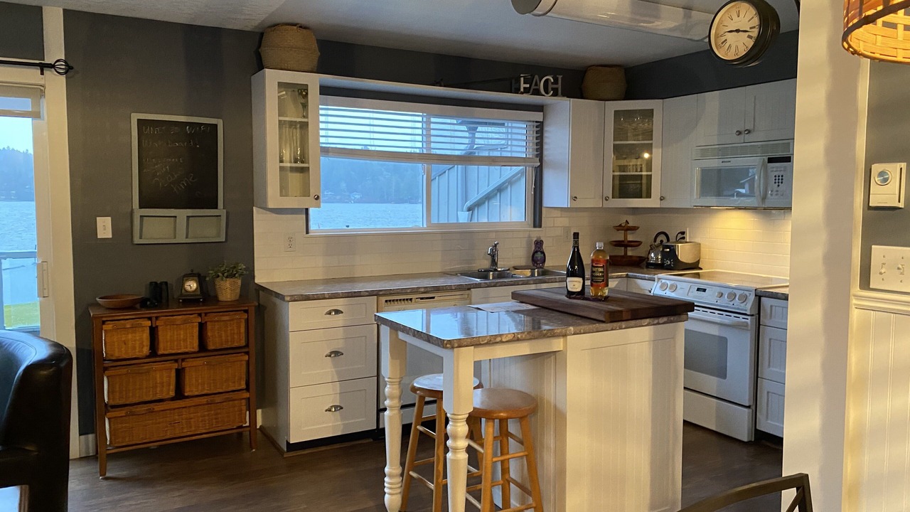 Photo of Kitchen in Shawnigan Lake