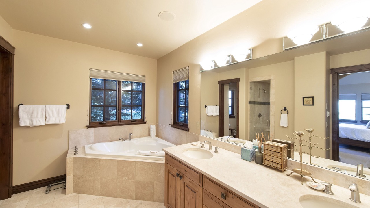 Photo of Bathroom in Aspen Glen
