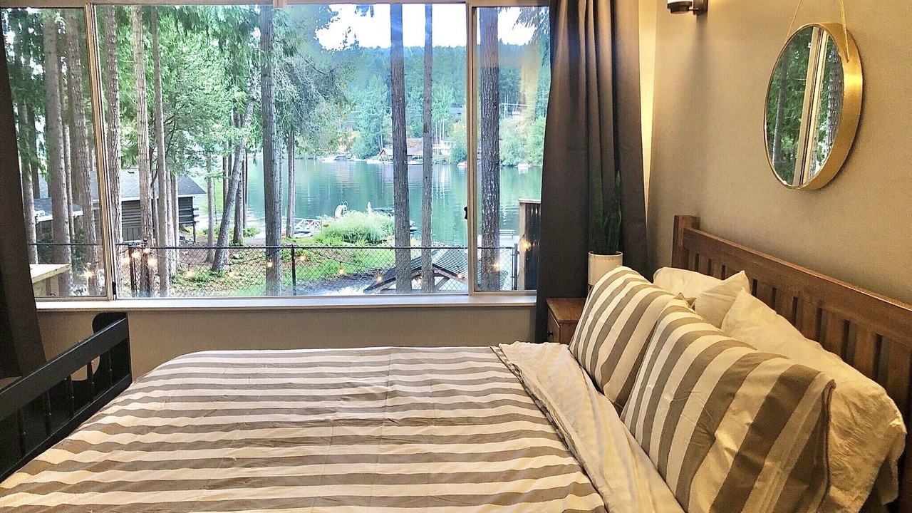 Photo of Bedroom in Shawnigan Lake