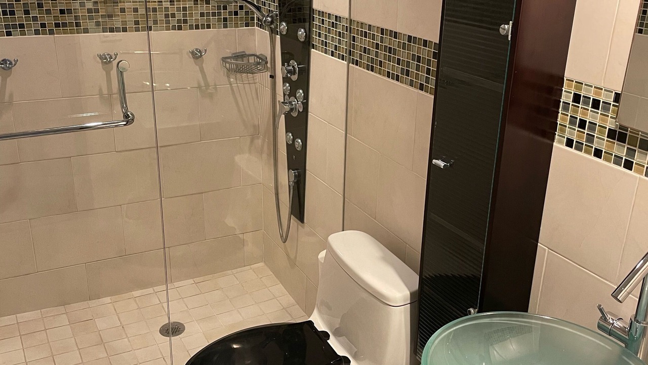 Photo of Bathroom in Hollywood