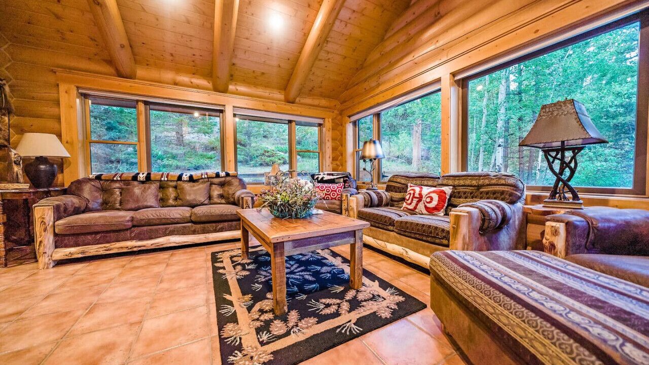 Photo of Livingroom in Estes Park