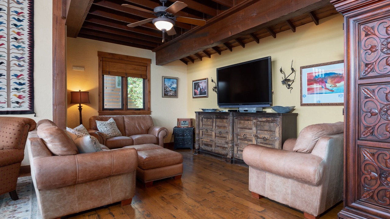 Photo of Livingroom in Grand Lake