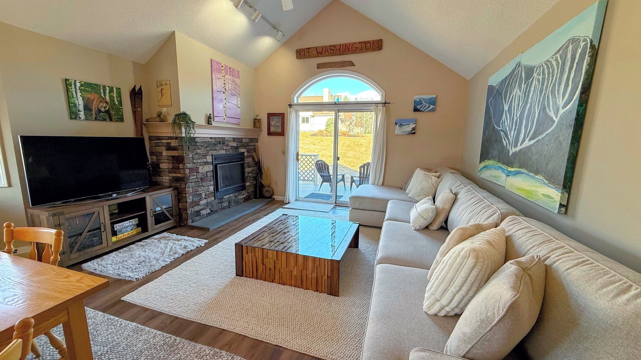 Photo of Livingroom in Carroll