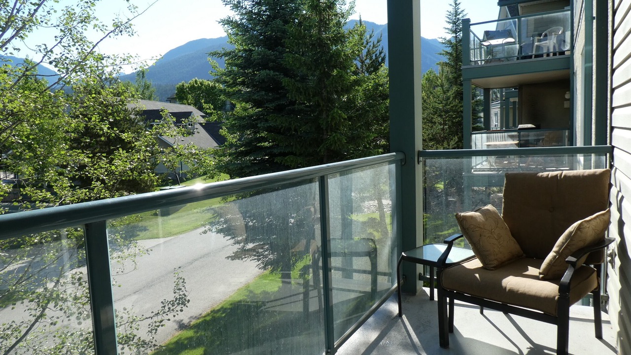 Photo of Patio Balcony in East Kootenay