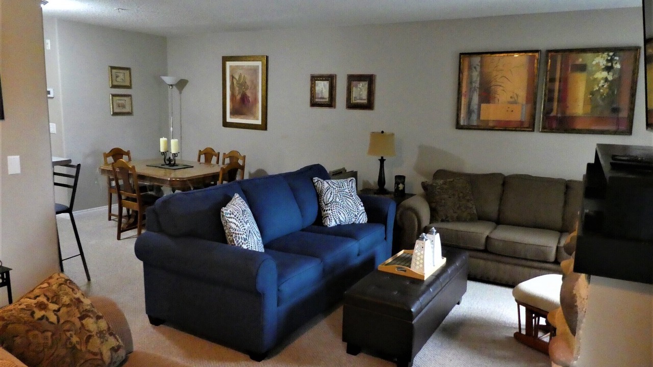 Photo of Livingroom in East Kootenay
