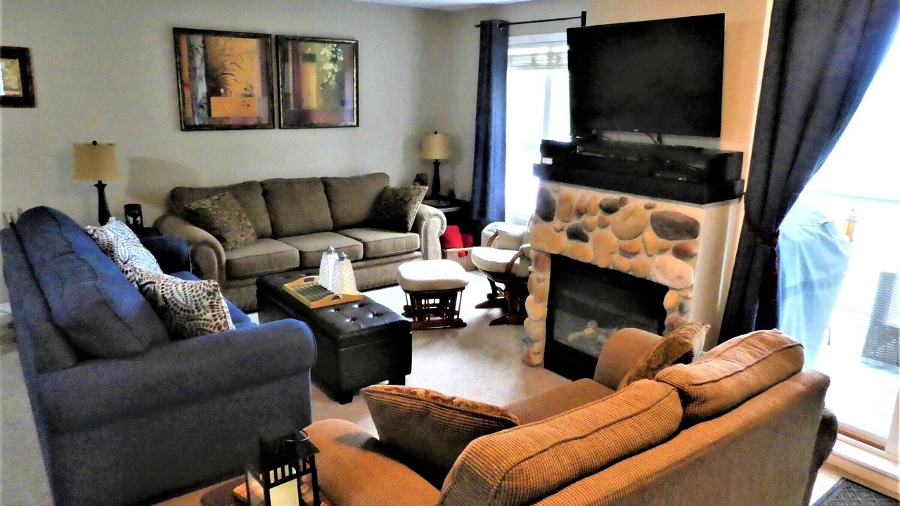 Photo of Livingroom in East Kootenay