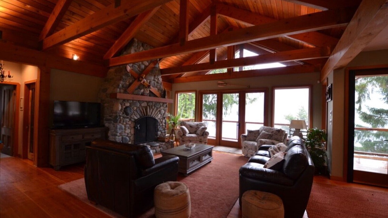 Photo of Livingroom in Shawnigan Lake