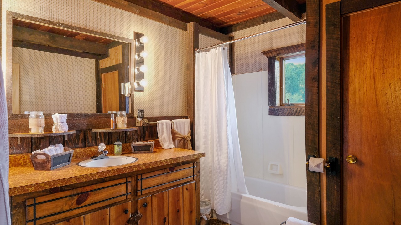 Photo of Bathroom in Del Norte