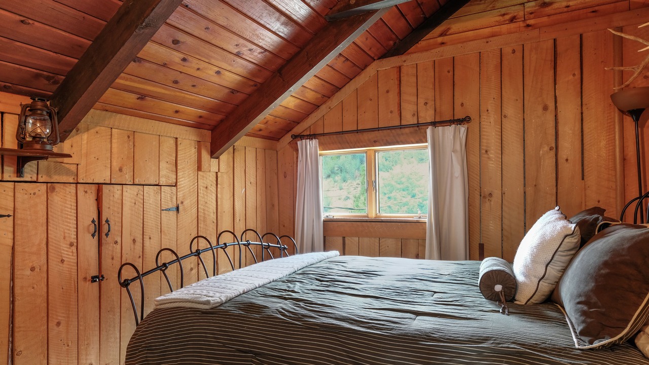 Photo of Bedroom in Del Norte