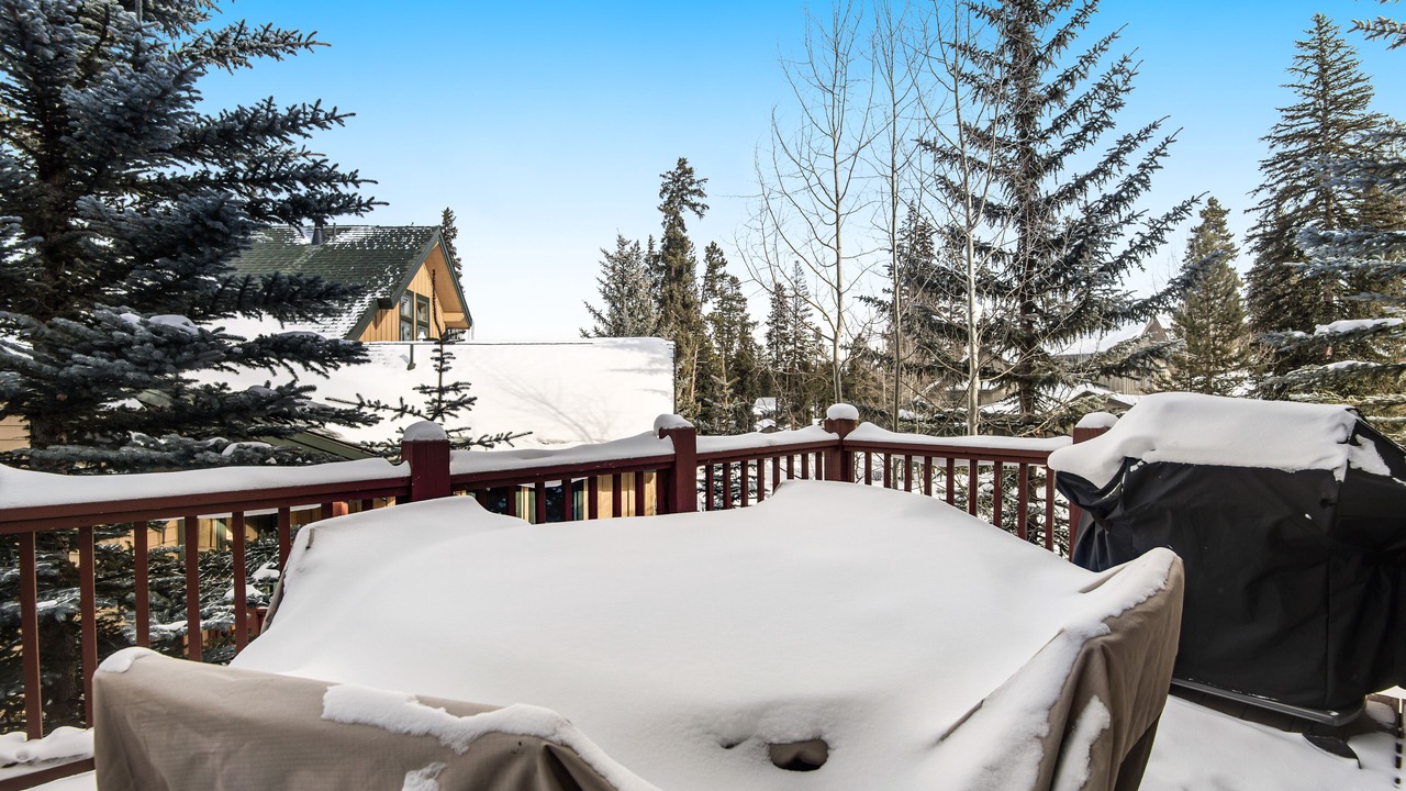 Photo of Outdoor in Peak 8