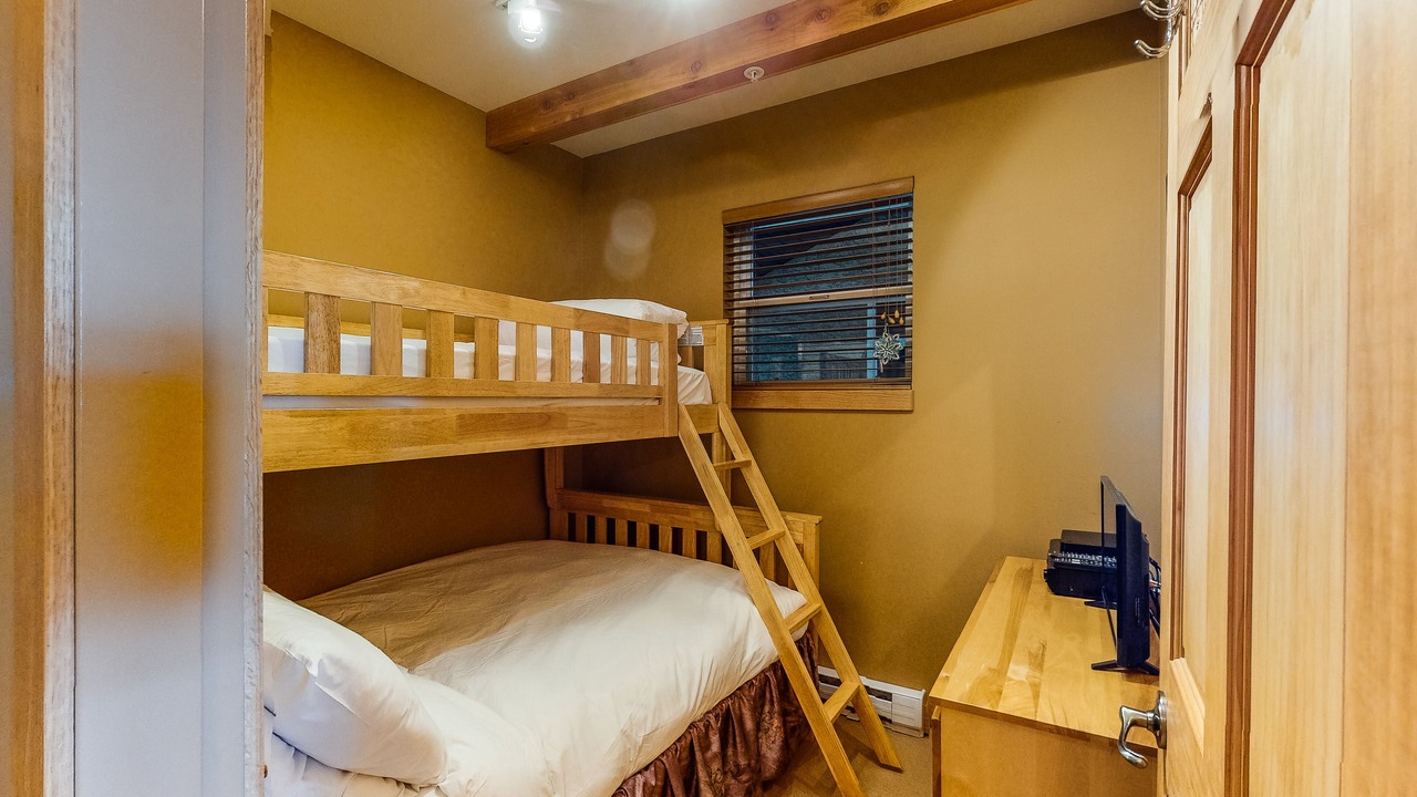 Photo of Bedroom in Big White Ski Resort