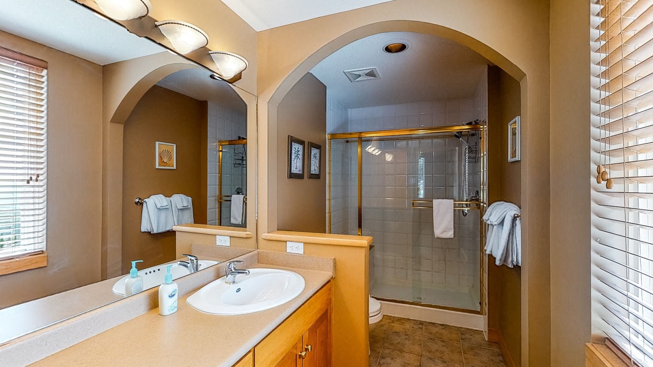 Photo of Bathroom in Big White Ski Resort