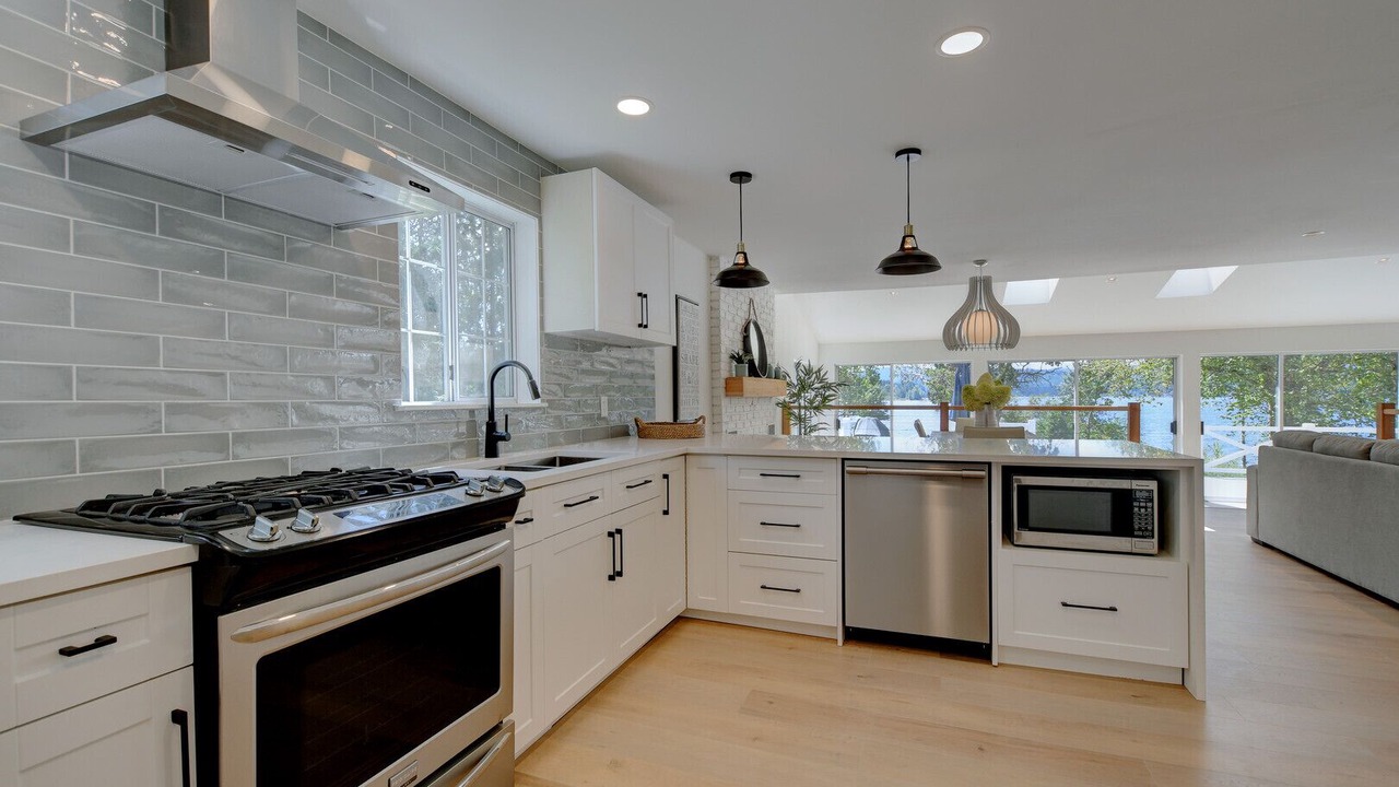 Photo of Kitchen in Shawnigan Lake