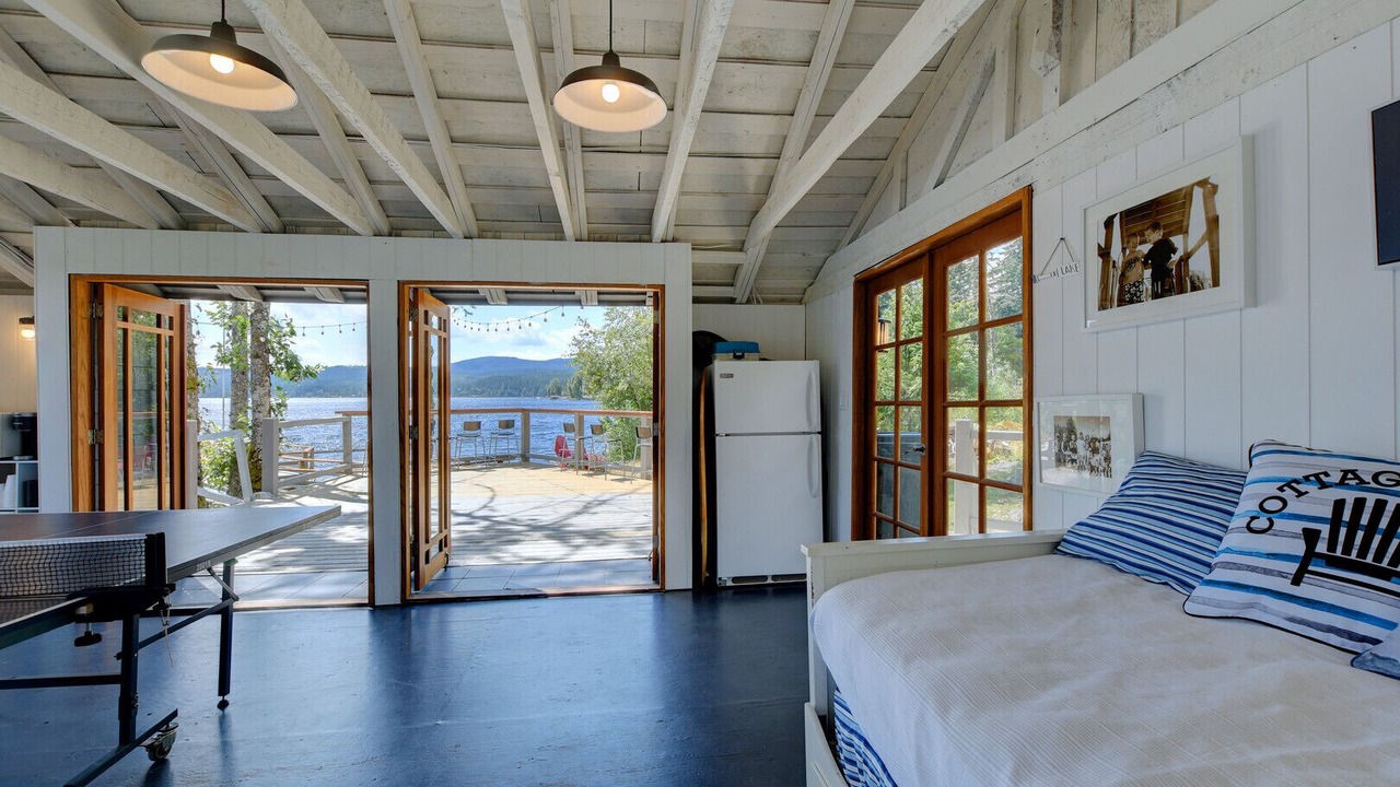 Photo of Bedroom in Shawnigan Lake