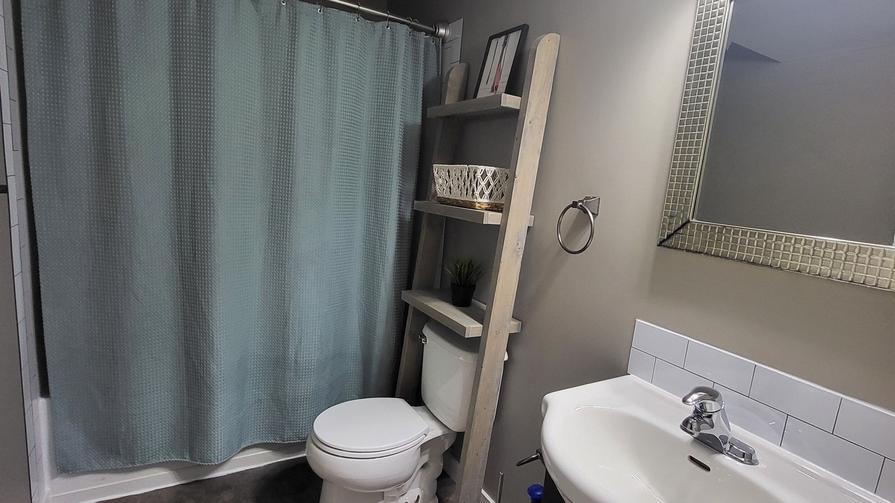 Photo of Bathroom in Sylvan Lake
