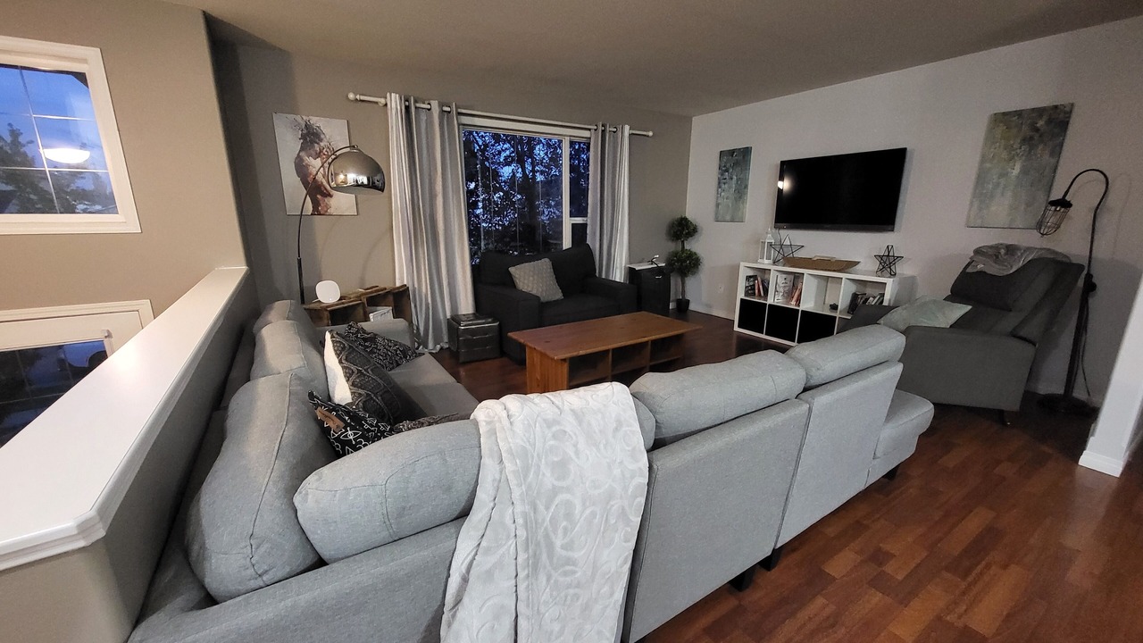 Photo of Livingroom in Sylvan Lake