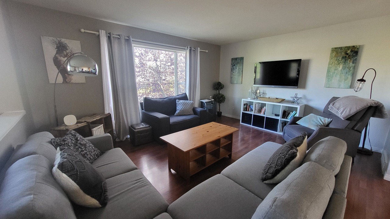 Photo of Livingroom in Sylvan Lake