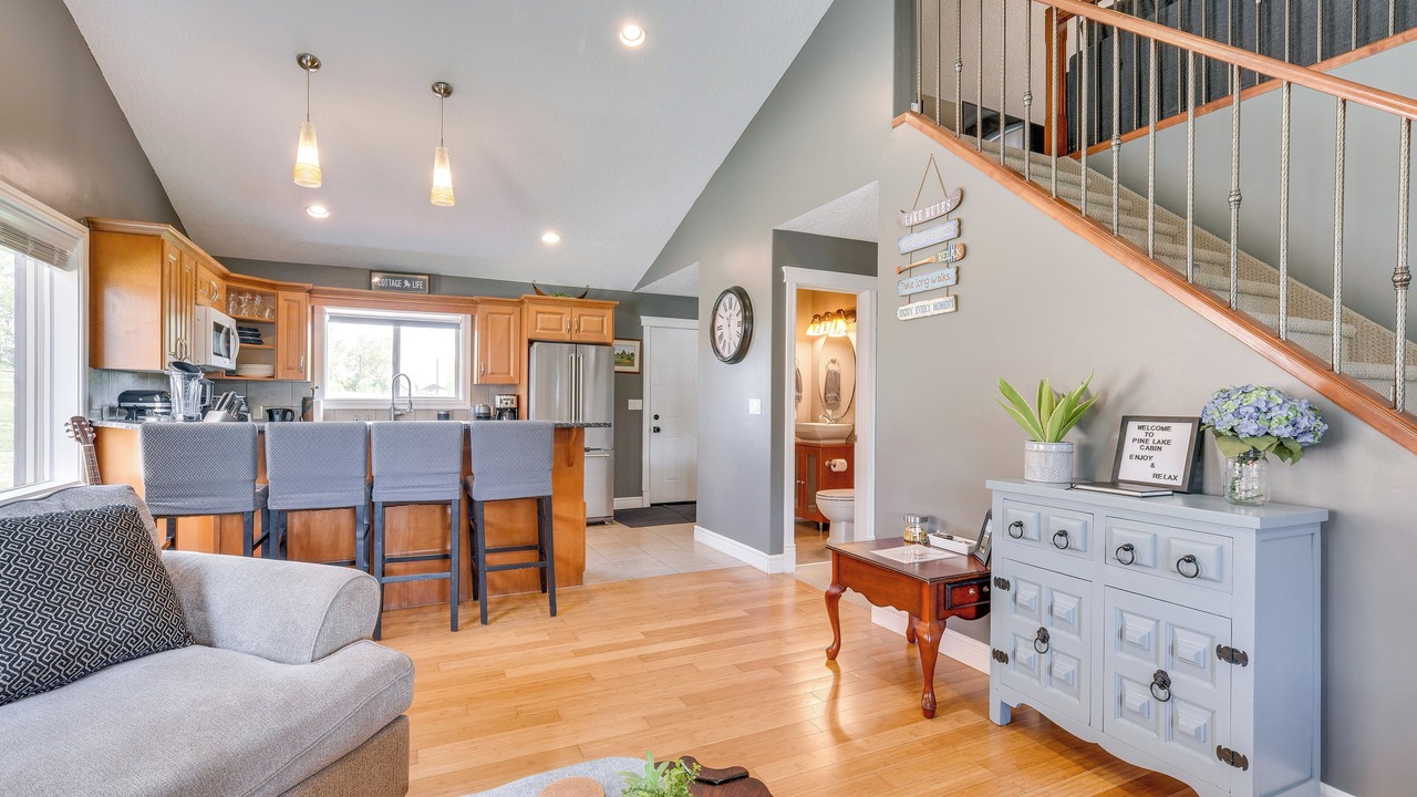 Photo of Livingroom in Pine Lake