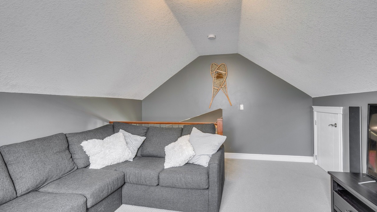Photo of Livingroom in Pine Lake