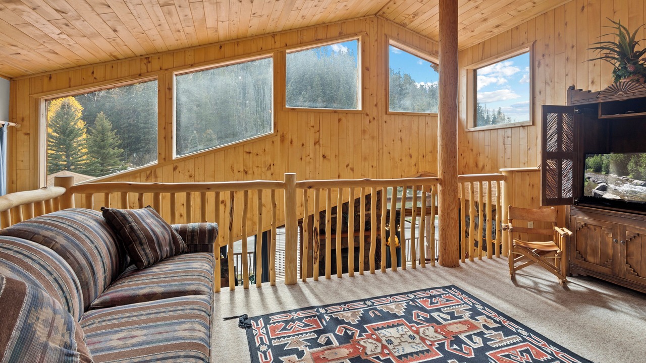 Photo of Livingroom in Red River