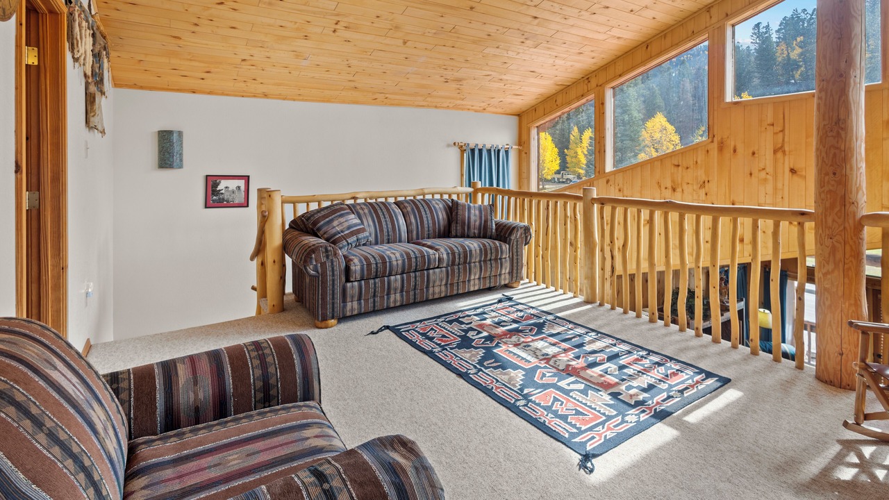 Photo of Livingroom in Red River