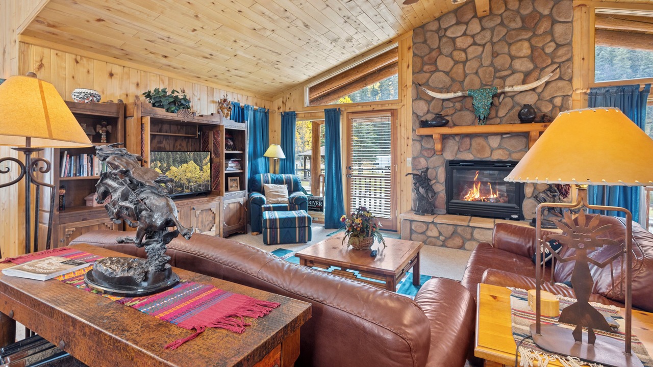 Photo of Livingroom in Red River