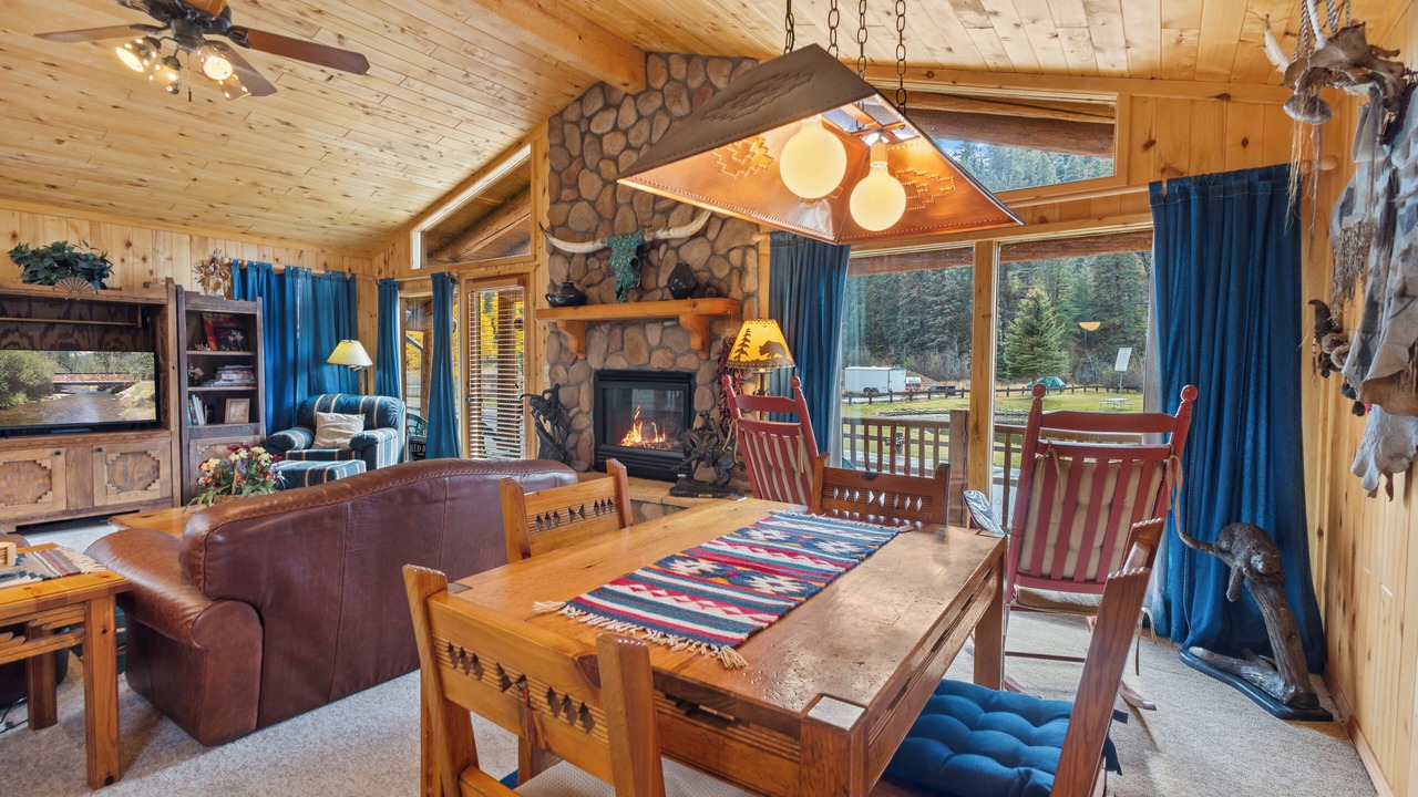 Photo of Livingroom in Red River