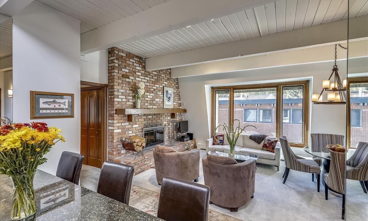 Photo of Livingroom in Aspen