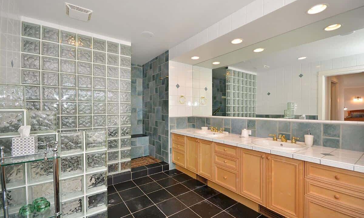 Photo of Bathroom in Regional District of Nanaimo
