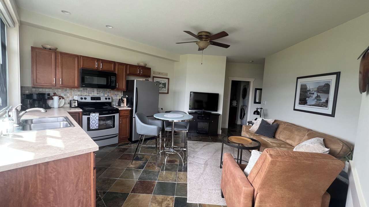 Photo of Livingroom in Okanagan-Similkameen