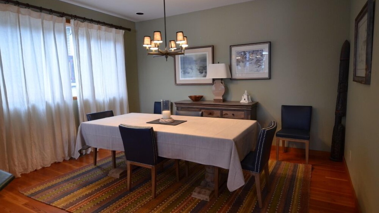 Photo of Livingroom in Shawnigan Lake