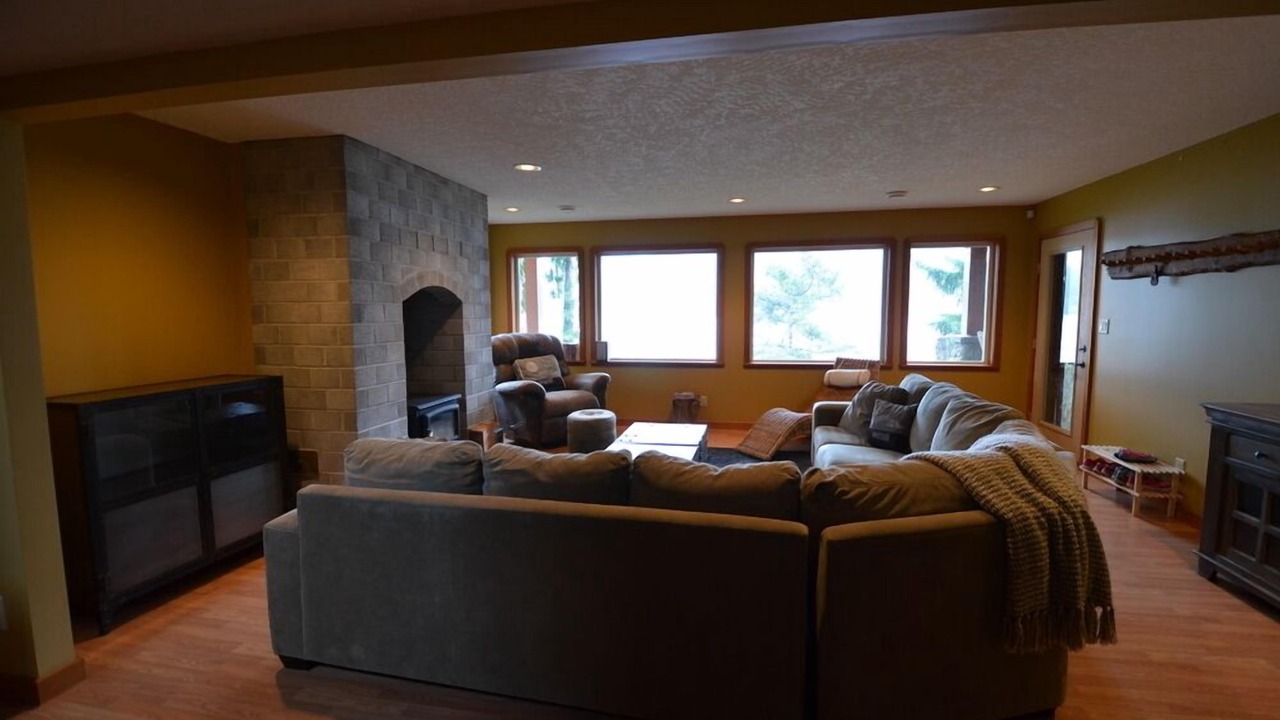 Photo of Bedroom in Shawnigan Lake