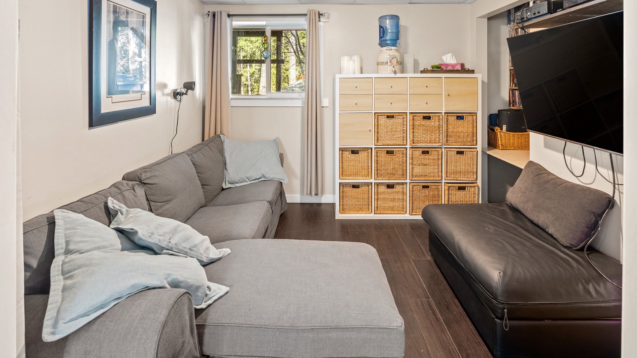 Photo of Livingroom in Shawnigan Lake