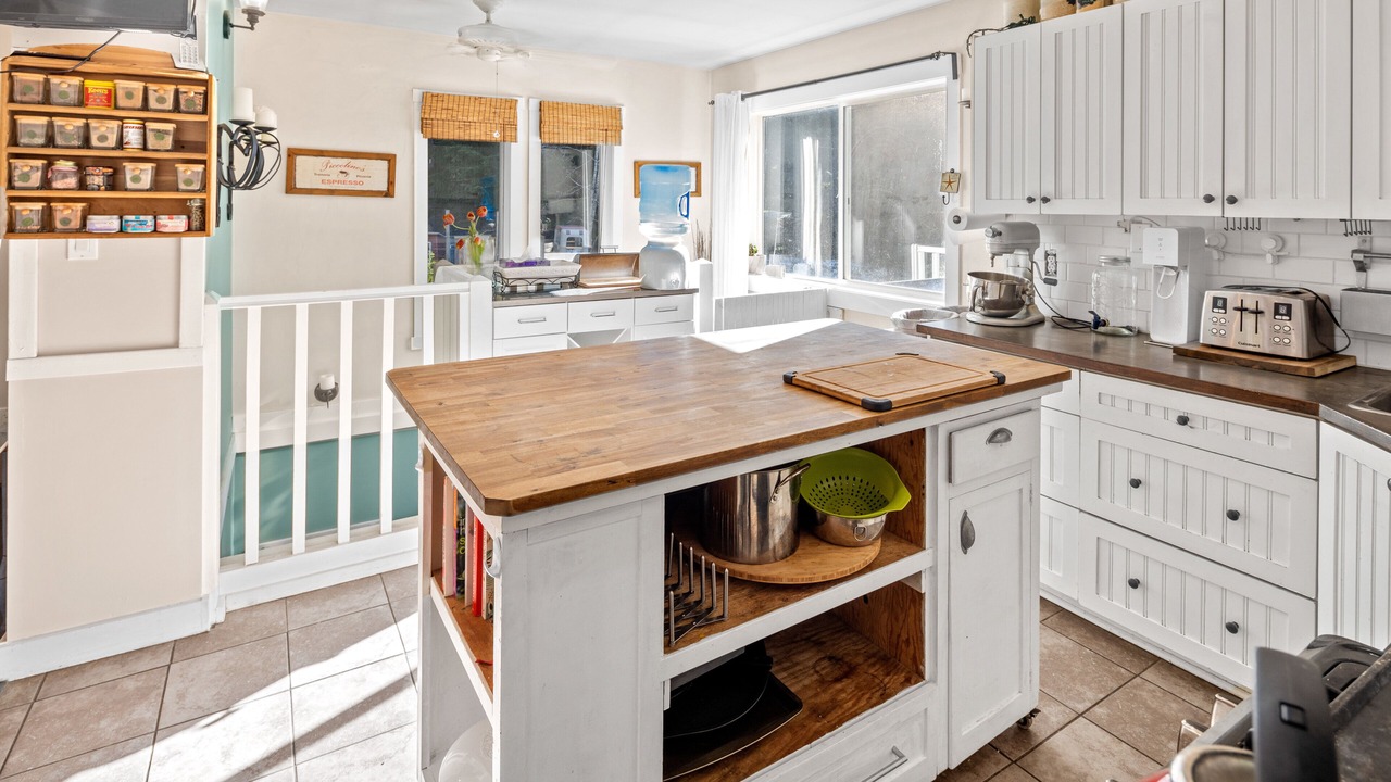 Photo of Kitchen in Shawnigan Lake