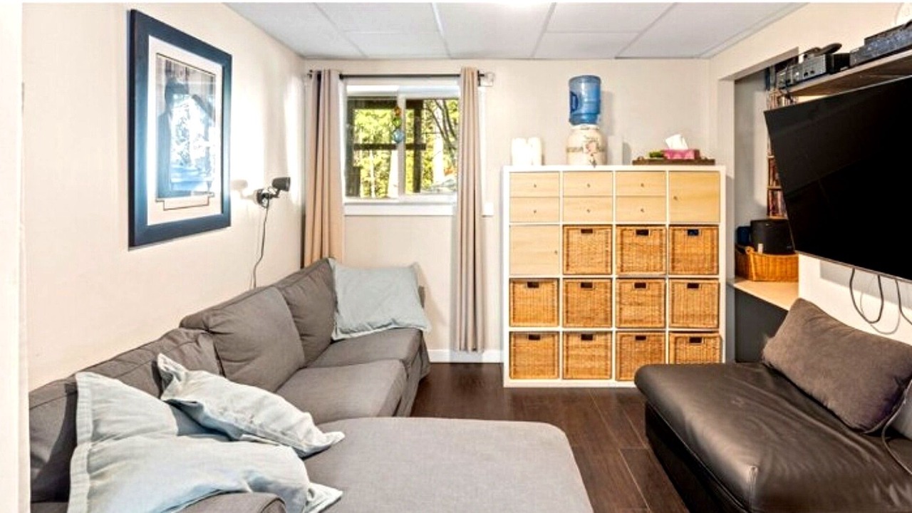 Photo of Livingroom in Shawnigan Lake