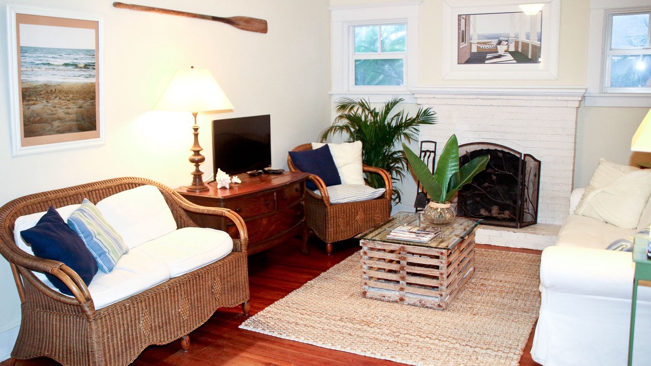 Photo of Livingroom in Parrot Cove