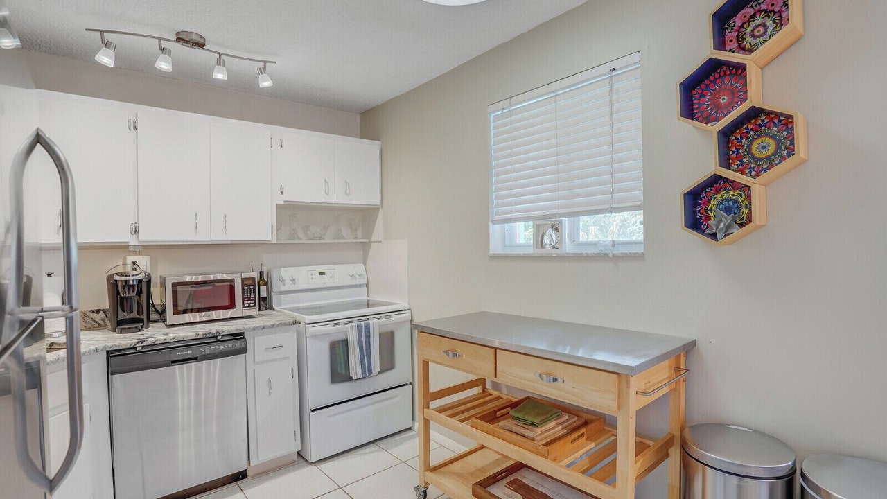 Photo of Kitchen in South Palm Park Neighborhood Association
