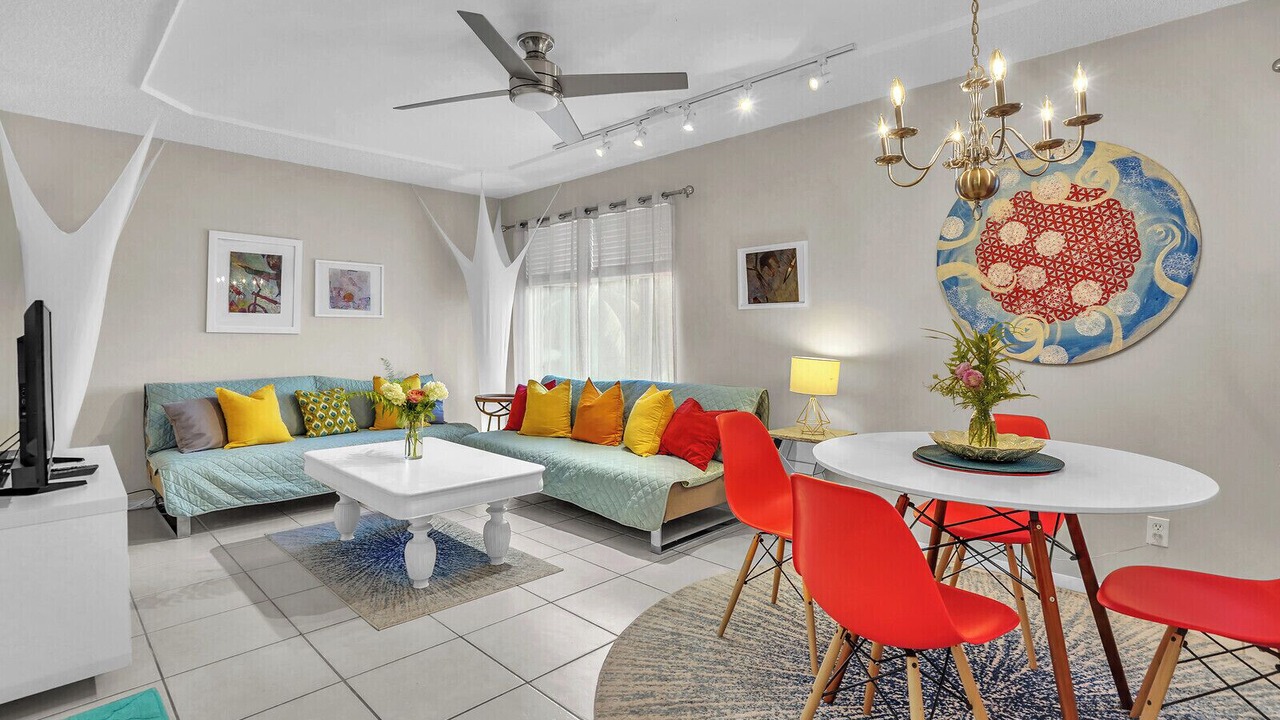 Photo of Livingroom in South Palm Park Neighborhood Association