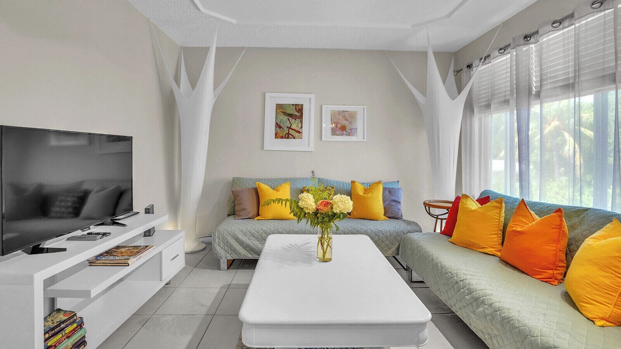 Photo of Livingroom in South Palm Park Neighborhood Association