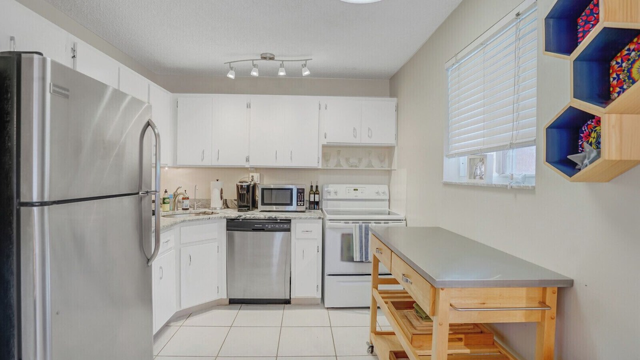 Photo of Kitchen in South Palm Park Neighborhood Association