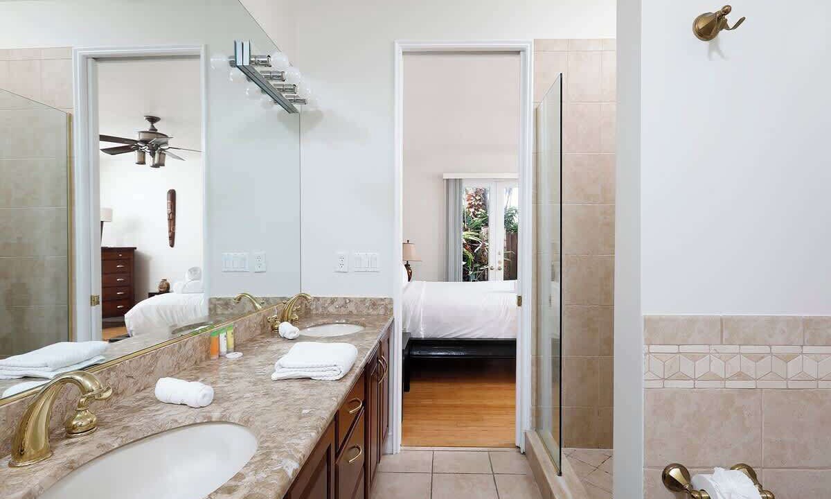 Photo of Bathroom in Garden Isles