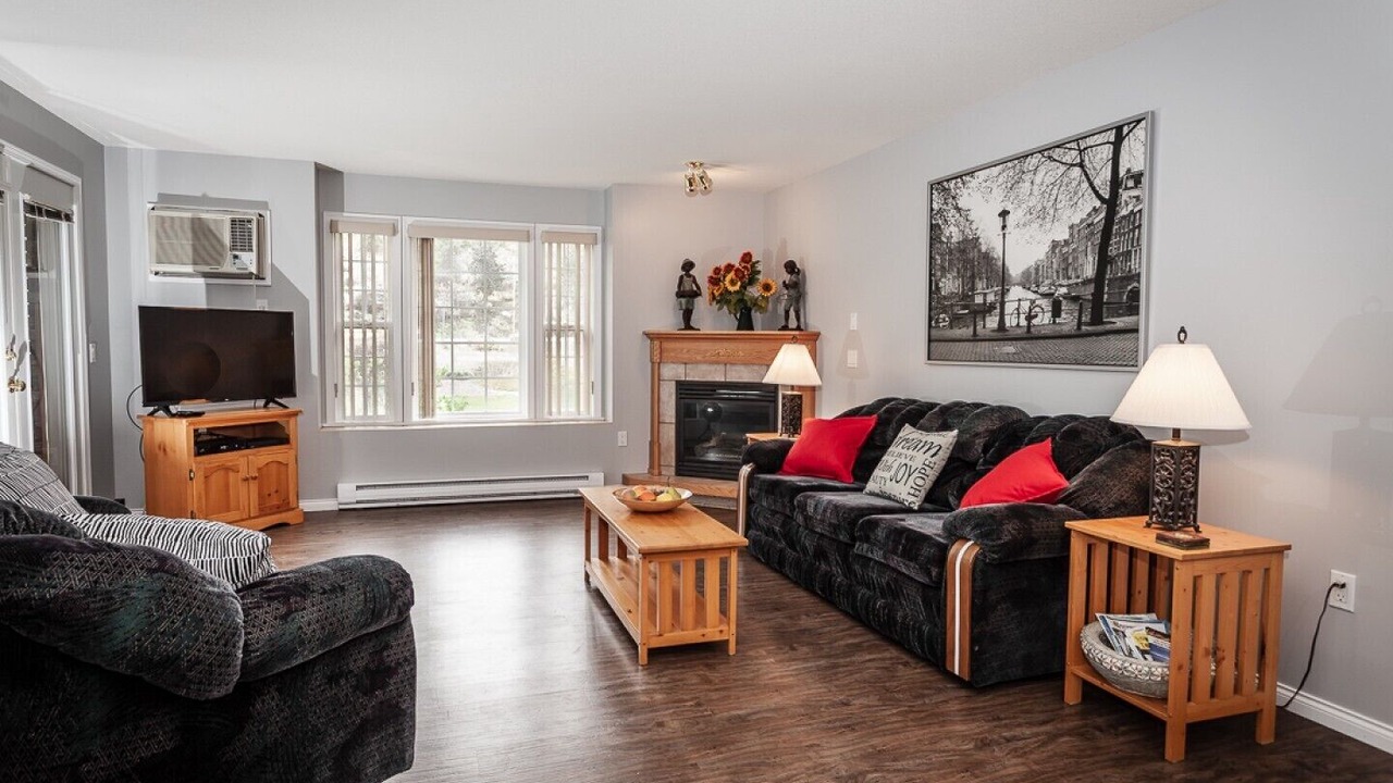Photo of Livingroom in Okanagan-Similkameen