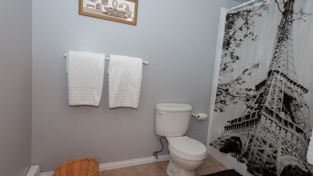 Photo of Bathroom in Okanagan-Similkameen